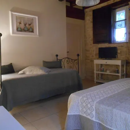 Les D'hotes Du Rouyre Bed & Breakfast Realmont