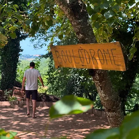 Alojamento de Acomodação e Pequeno-almoço Les D'hôtes Du Rouyre Réalmont