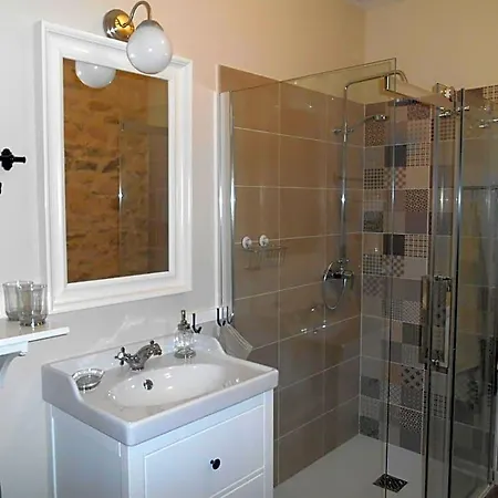 Les D'hotes Du Rouyre Bed and breakfast